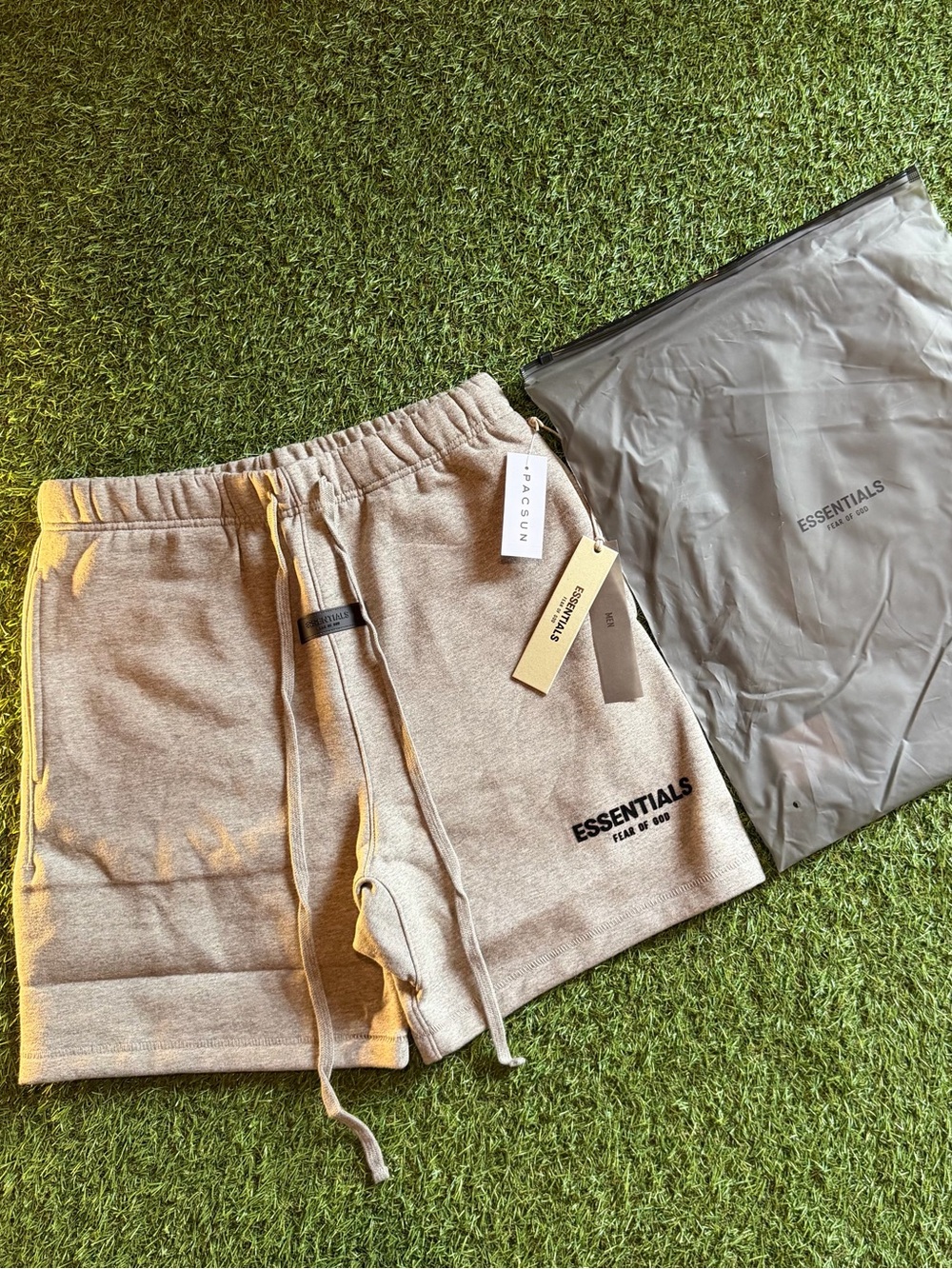 Fear of God Essentials Sweat Shorts – Dark Oatmeal